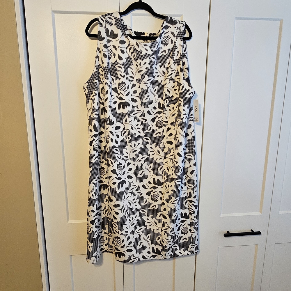 Shelby & Palmer Black and White Floral Midi Dress